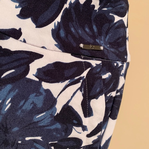 Floral skorts. - Picture 2 of 4